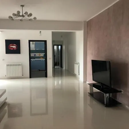 Apartment De Lux Scoica Land *